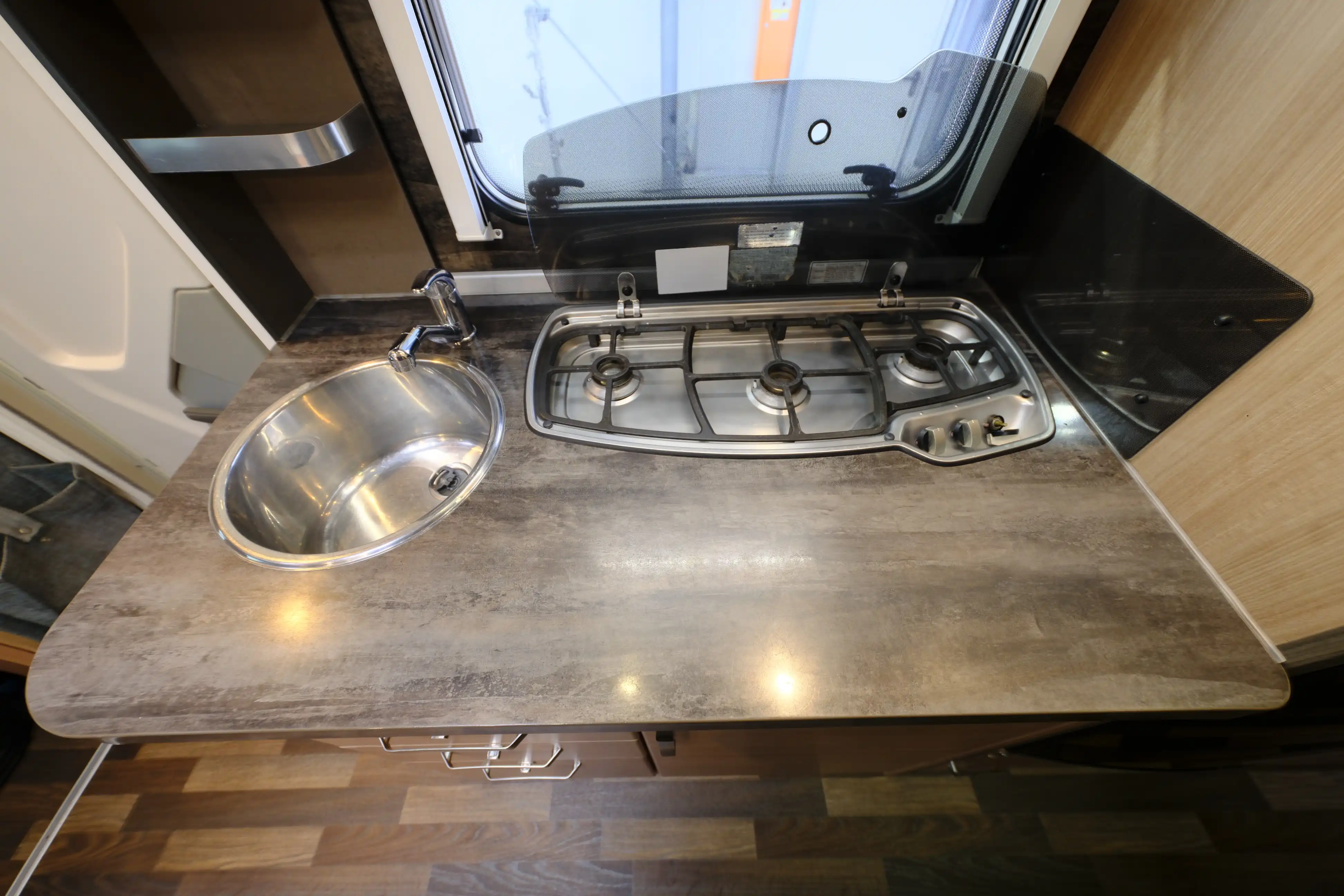 KNAUS Sky Traveller 650 DKG - Ansicht 14